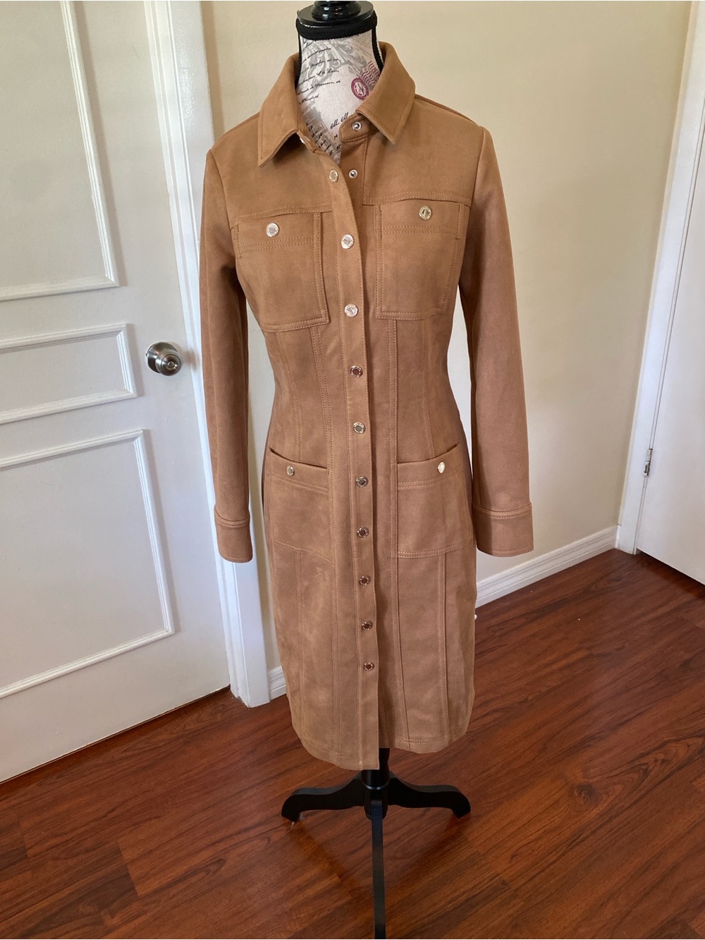 White House Black Market Camel Suede Midi Dress Size 2 - Picture 9 of 13